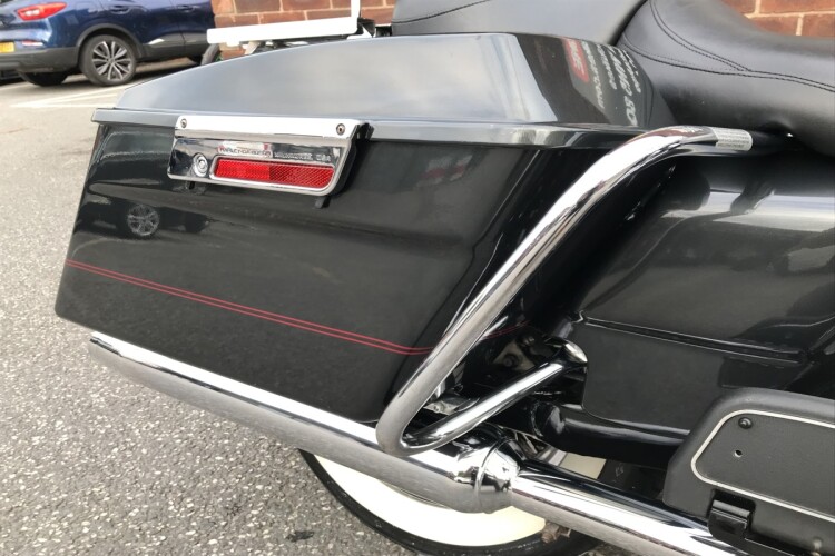 HARLEY-DAVIDSON TOURING