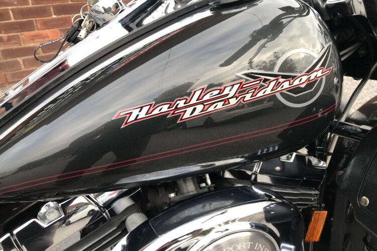 HARLEY-DAVIDSON TOURING