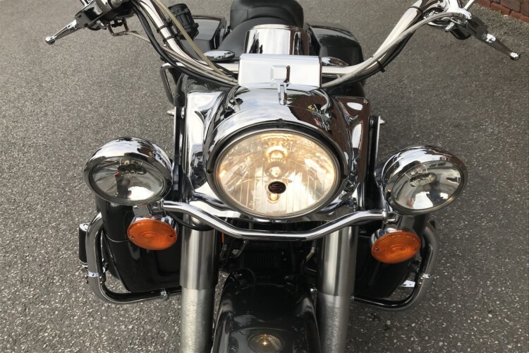 HARLEY-DAVIDSON TOURING