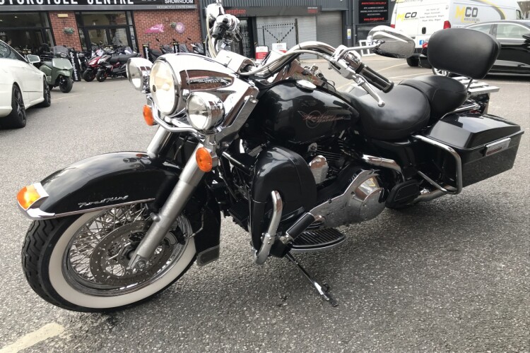 HARLEY-DAVIDSON TOURING