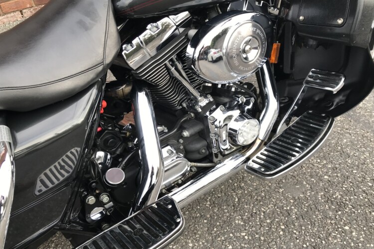 HARLEY-DAVIDSON TOURING