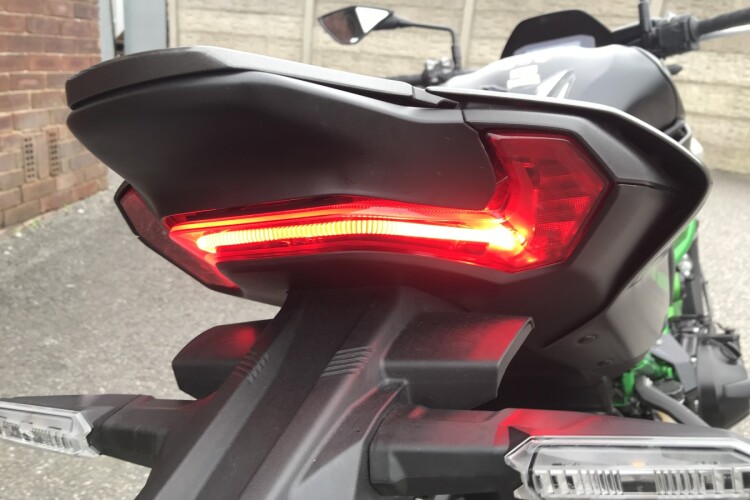 KAWASAKI Z900 PERFORMANCE