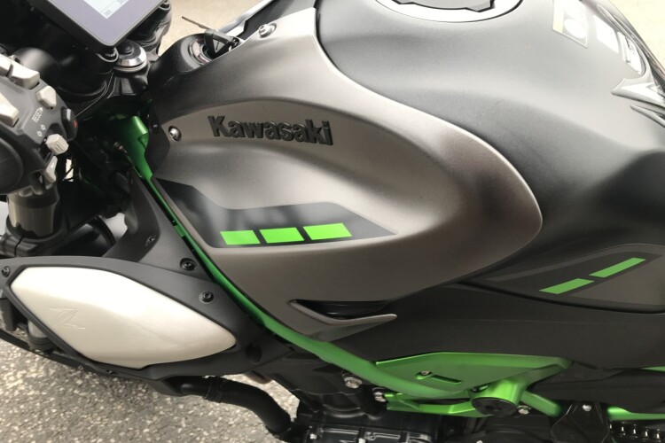 KAWASAKI Z900 PERFORMANCE