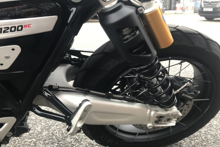 TRIUMPH SCRAMBLER 1200