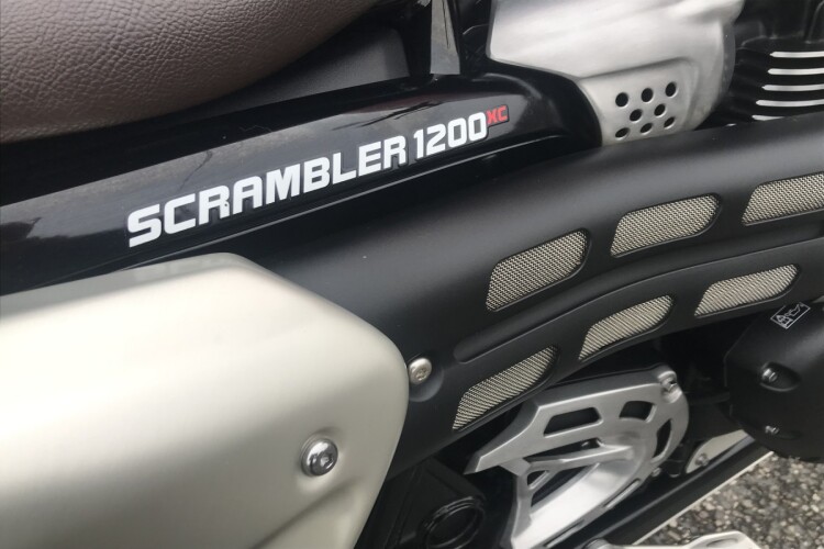 TRIUMPH SCRAMBLER 1200