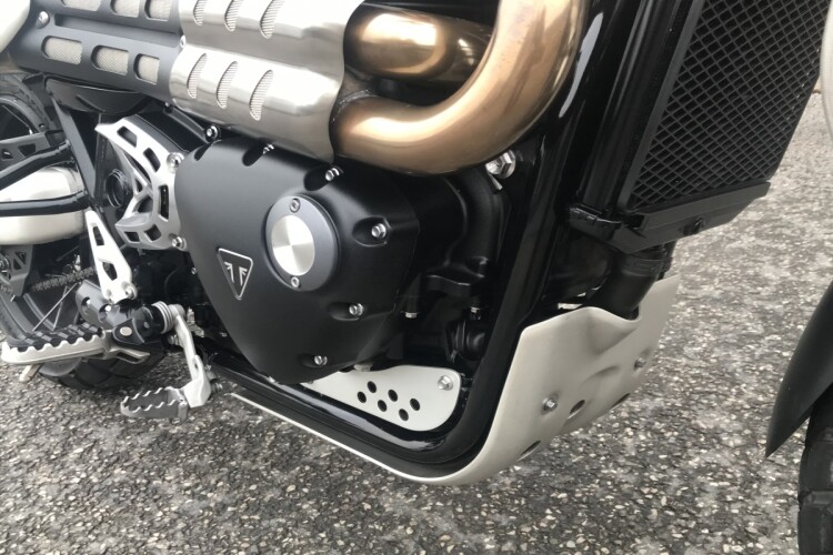 TRIUMPH SCRAMBLER 1200