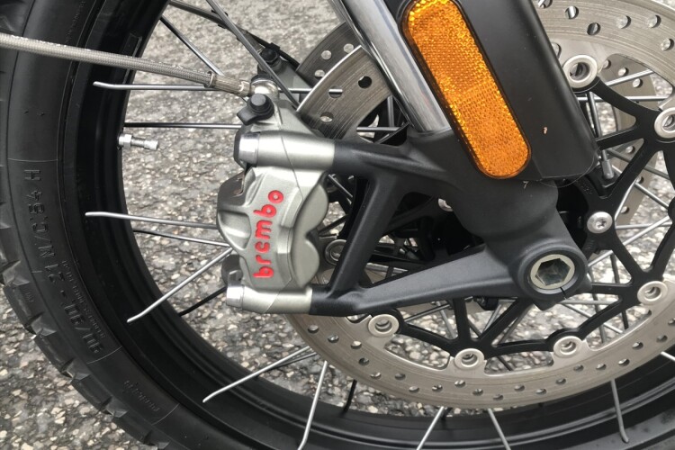 TRIUMPH SCRAMBLER 1200