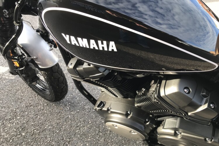 YAMAHA SCR 950