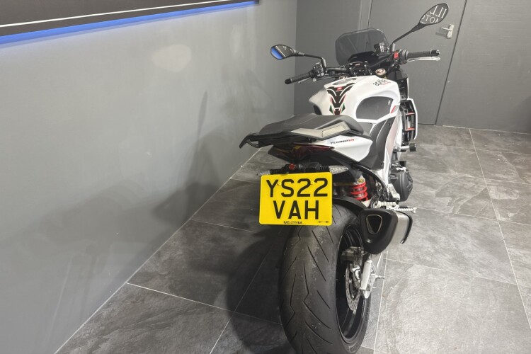 APRILIA TUONO 1100 V4