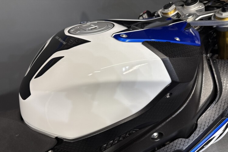 BMW HP4