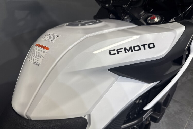 CFMOTO 700MT