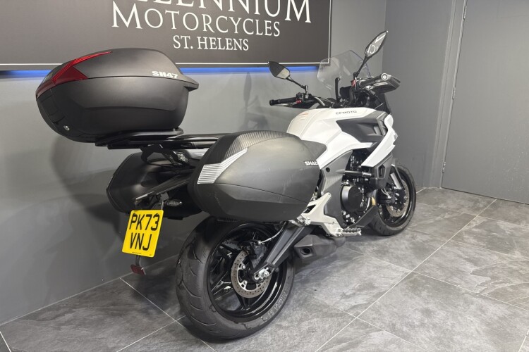 CFMOTO 700MT
