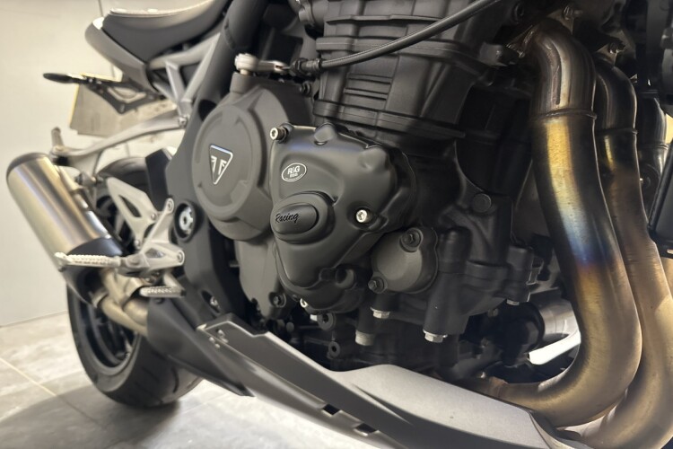 TRIUMPH SPEED TRIPLE 1200
