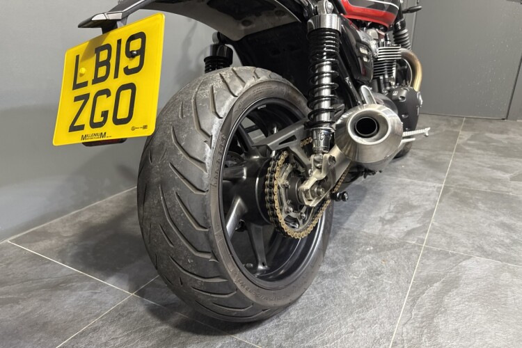 TRIUMPH SPEED TWIN 1200