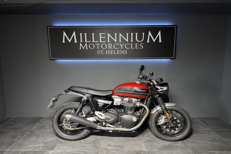 TRIUMPH SPEED TWIN 1200