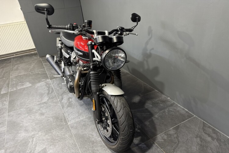 TRIUMPH SPEED TWIN 1200