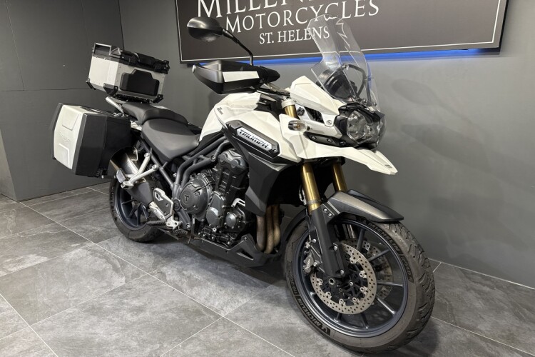 TRIUMPH TIGER 1200
