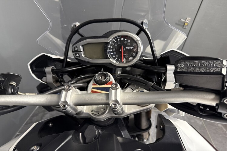 TRIUMPH TIGER 1200
