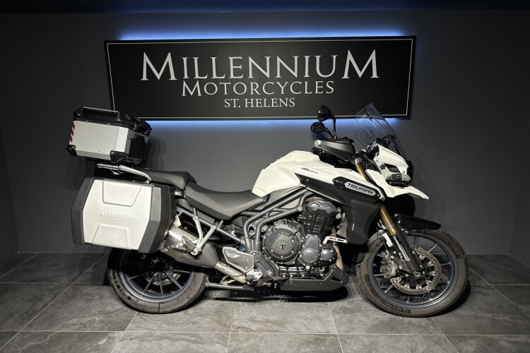 TRIUMPH TIGER 1200