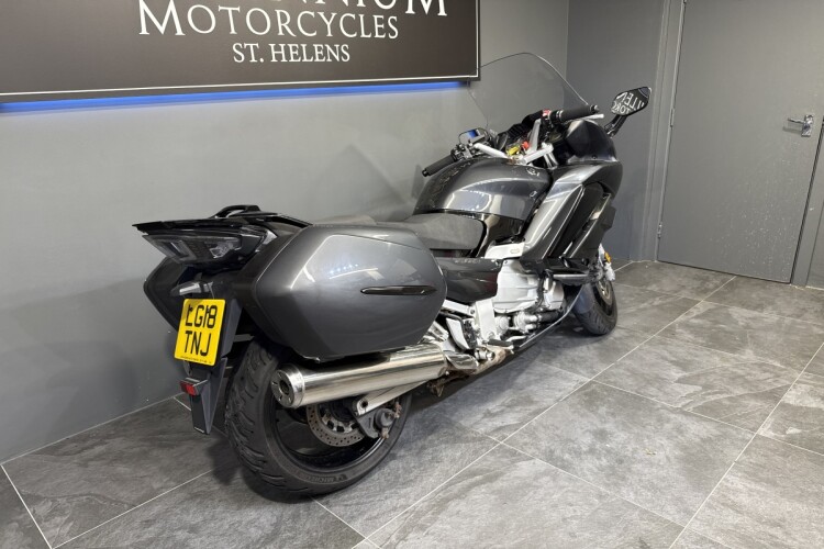 YAMAHA FJR1300