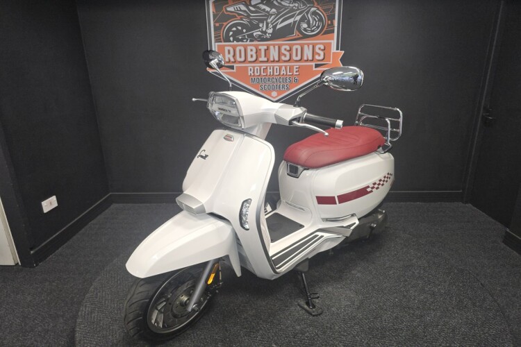 LAMBRETTA V200