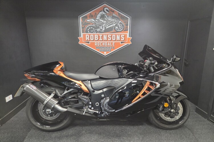 SUZUKI GSX1300R HAYABUSA