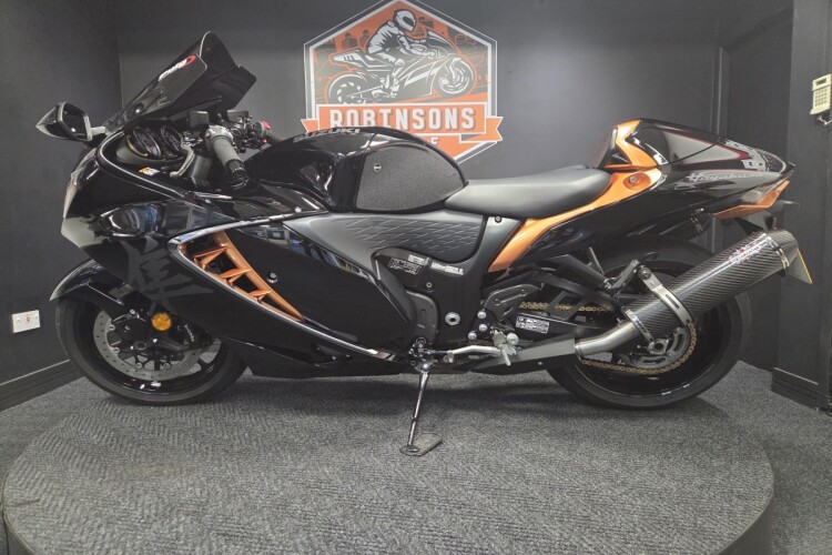 SUZUKI GSX1300R HAYABUSA