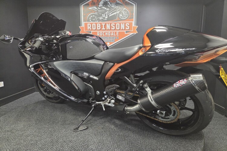 SUZUKI GSX1300R HAYABUSA