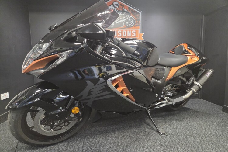 SUZUKI GSX1300R HAYABUSA