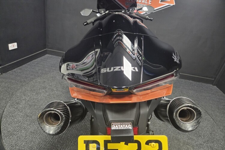 SUZUKI GSX1300R HAYABUSA