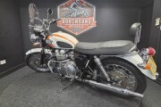 TRIUMPH BONNEVILLE T100