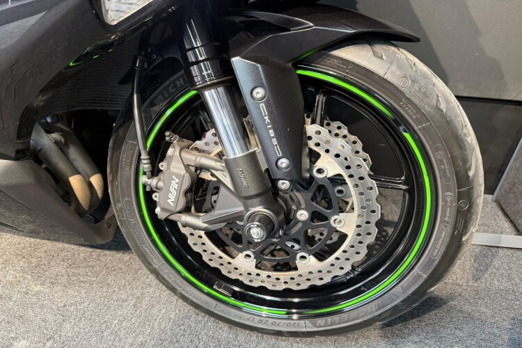 KAWASAKI NINJA ZX-6R