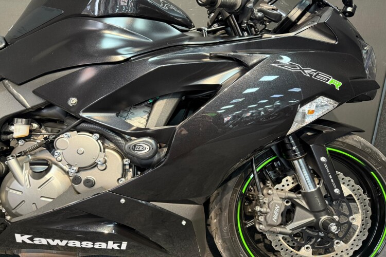 KAWASAKI NINJA ZX-6R