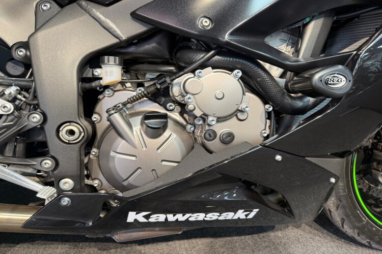 KAWASAKI NINJA ZX-6R