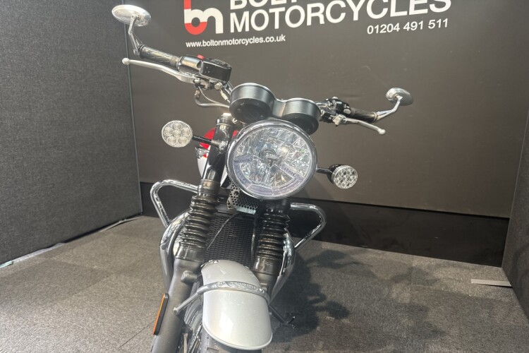 TRIUMPH BONNEVILLE T120