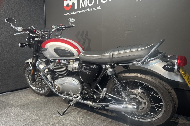 TRIUMPH BONNEVILLE T120