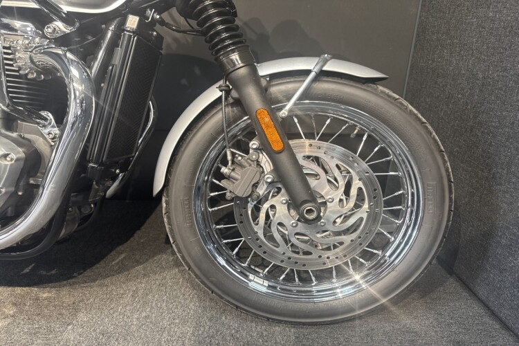 TRIUMPH BONNEVILLE T120