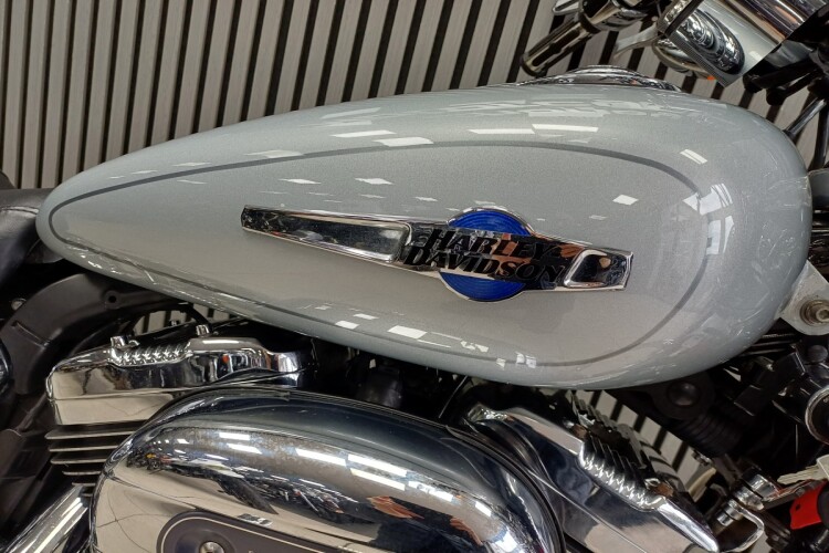 HARLEY-DAVIDSON SPORTSTER