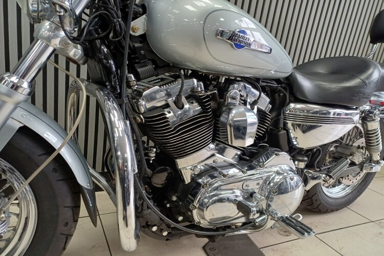 HARLEY-DAVIDSON SPORTSTER