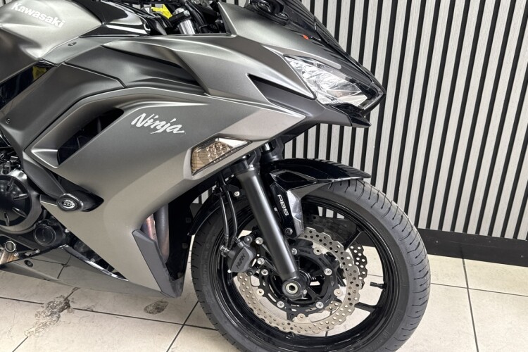 KAWASAKI NINJA 650