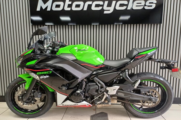 KAWASAKI NINJA 650