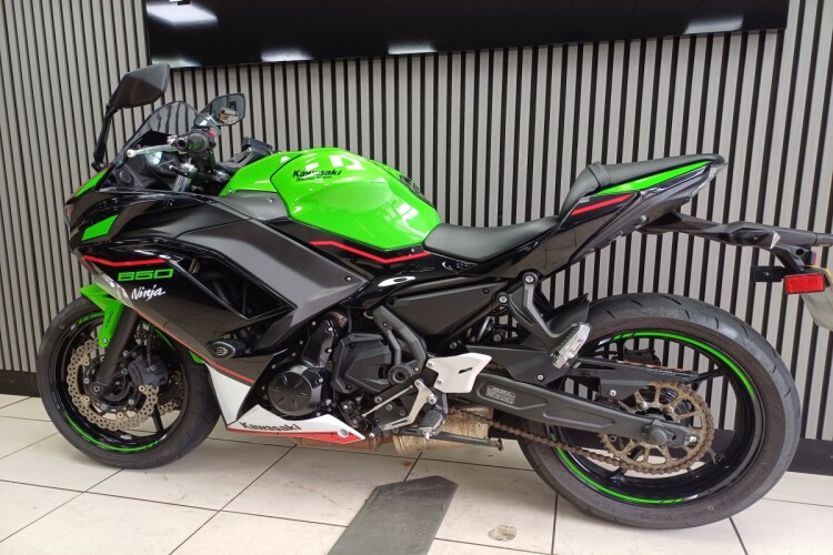 KAWASAKI NINJA 650