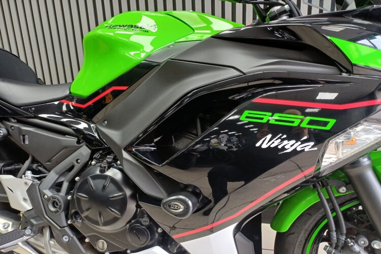 KAWASAKI NINJA 650