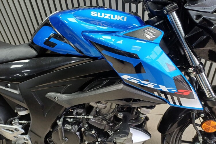 SUZUKI GSX-S125