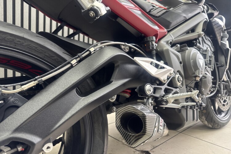 TRIUMPH STREET TRIPLE 765