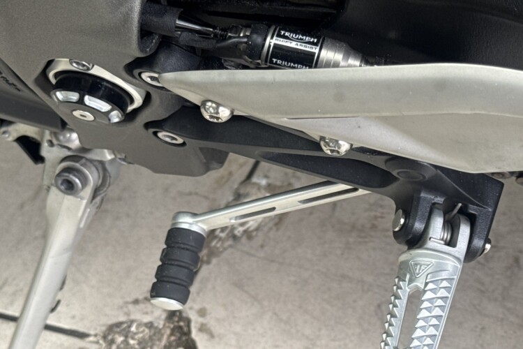 TRIUMPH STREET TRIPLE 765