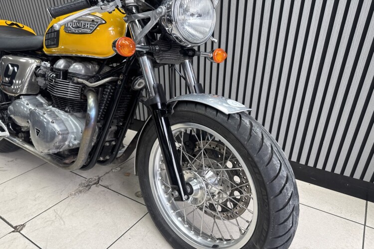 TRIUMPH THRUXTON 865