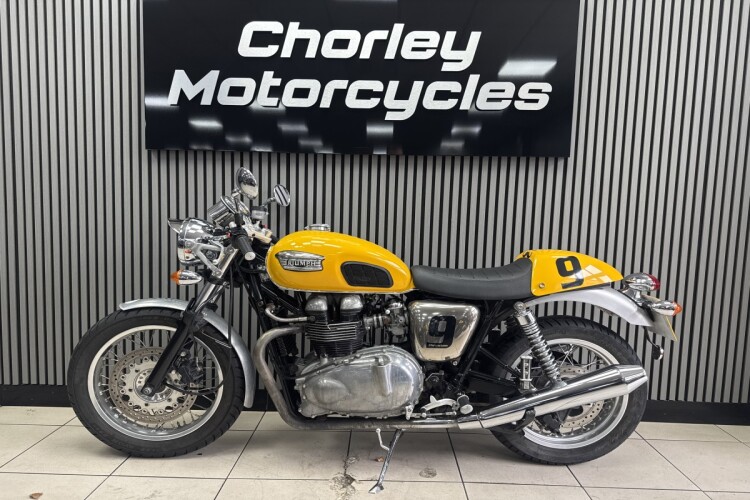 TRIUMPH THRUXTON 865