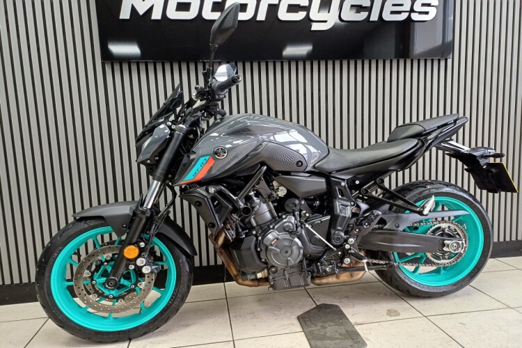 YAMAHA MT-07