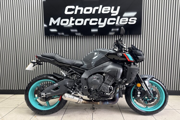 YAMAHA MT-10
